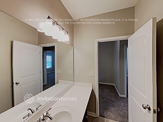Building Photo - 9049 Lexington Ct