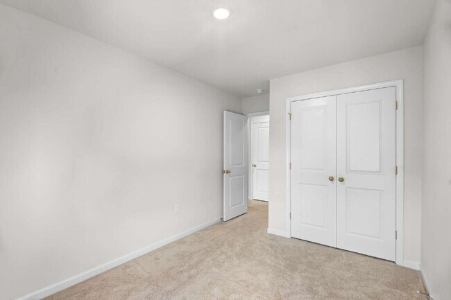 Building Photo - Trolley Run Townhome!
