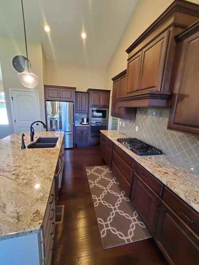 Building Photo - Pristine luxury Home in North Andover Neig...