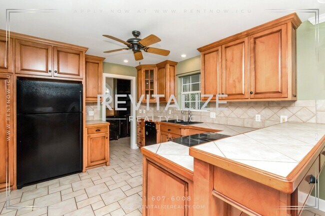 Building Photo - 2949 Cloverland Ct