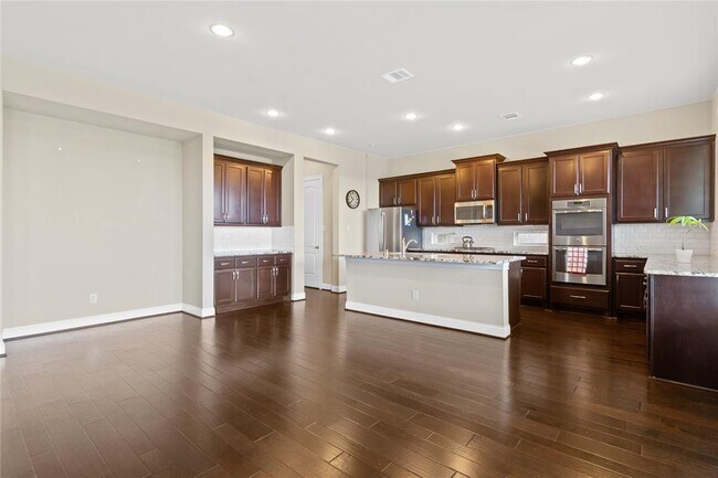Building Photo - 20302 Rosegold Way