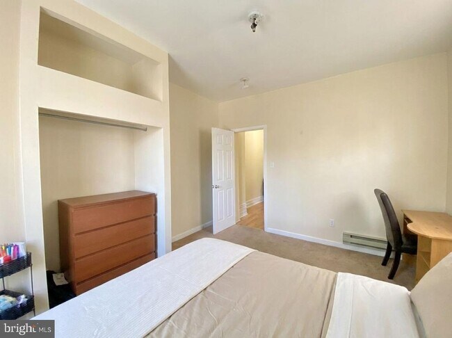 Building Photo - 1849 N 17th St