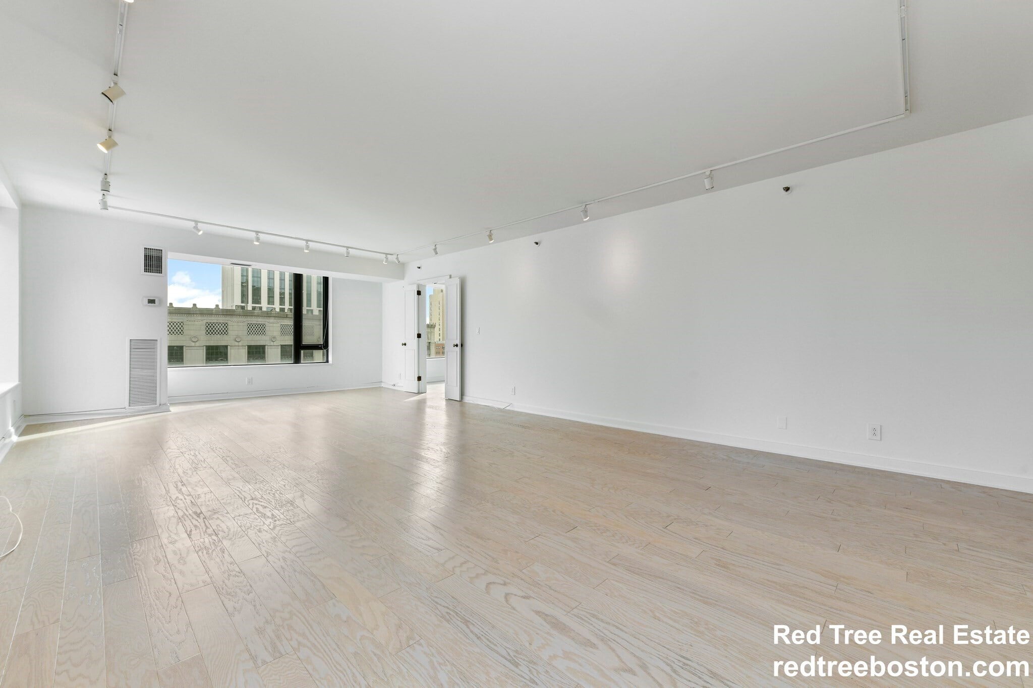 Building Photo - 220 Boylston St