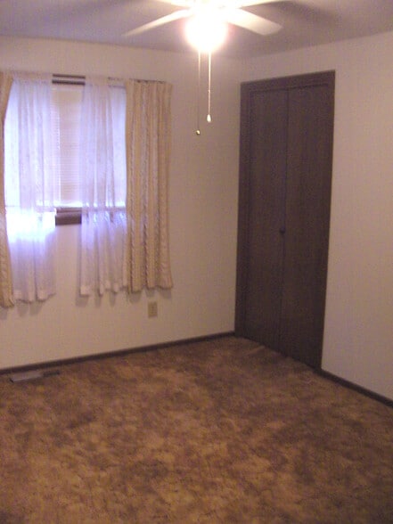 Building Photo - 513 Hollister Ave