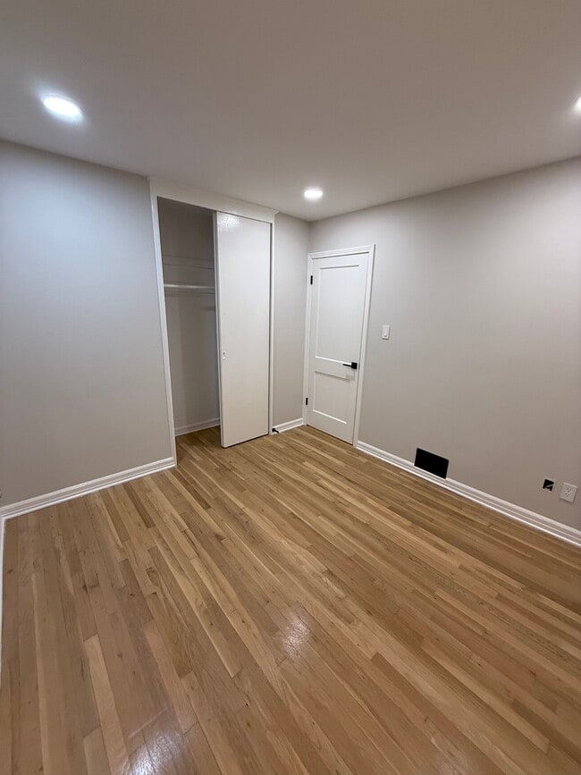 Building Photo - 9809 Montauk Ave