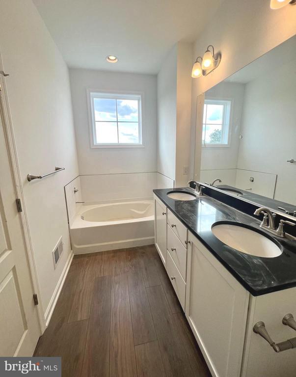 Building Photo - 3141 Eton Pl