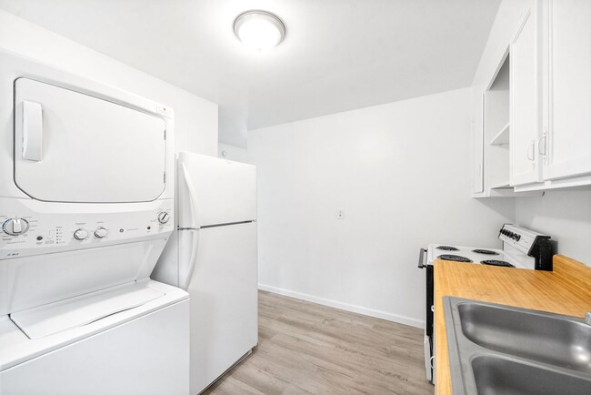 Building Photo - 1953 Batts Ln