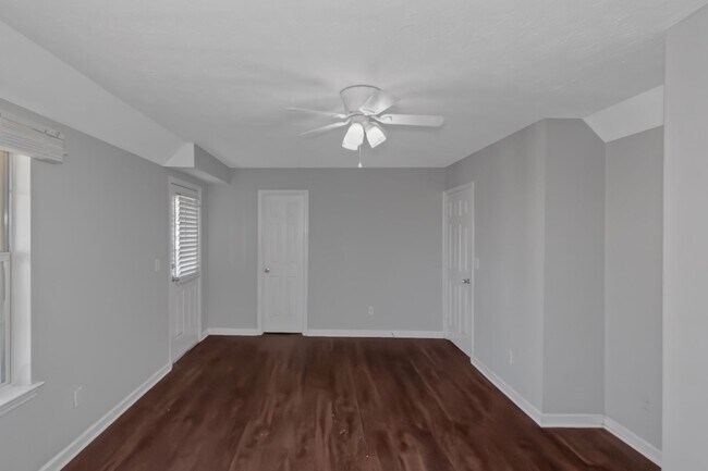 Building Photo - Spacious Home in Prime Location