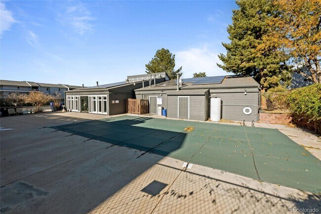 Building Photo - Metro Denver Condo with all the amenities