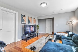 Building Photo - 4 Sheldon Terrace