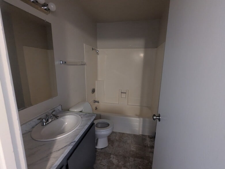 Building Photo - 939 Jamieson Ct