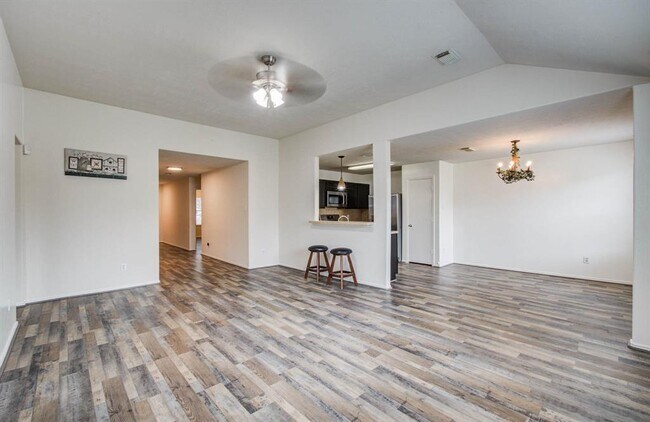 Building Photo - 2650 Daryns Landing Dr