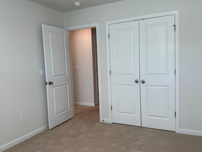 Building Photo - NEW BUILT TH In Sanford NC, Available NOW!