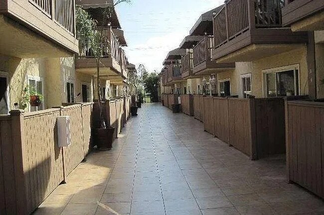 Building Photo - 2852 Sawtelle Blvd
