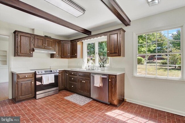 Building Photo - 974 Fairview Ave