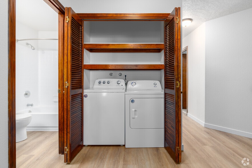 3BR, 2BA - 1,166SF - Laundry Room - Fir Grove