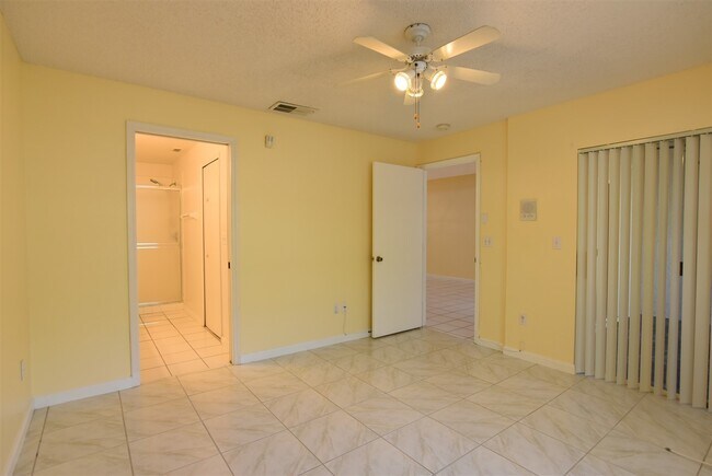 Building Photo - 3br 2.5ba townhome in GATED COMMUNITY of Cypress Lake in Kissimmee!!