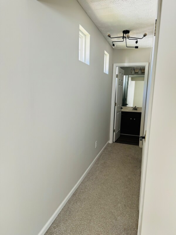 Building Photo - 208 Oak Grove Way