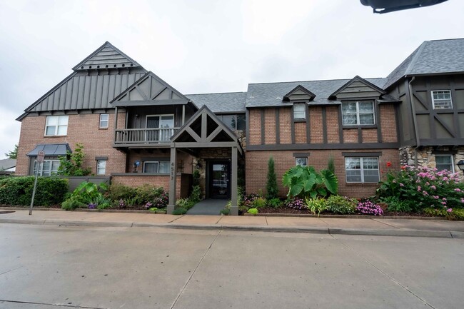 Primary Photo - Charming Aparment in Midtown!