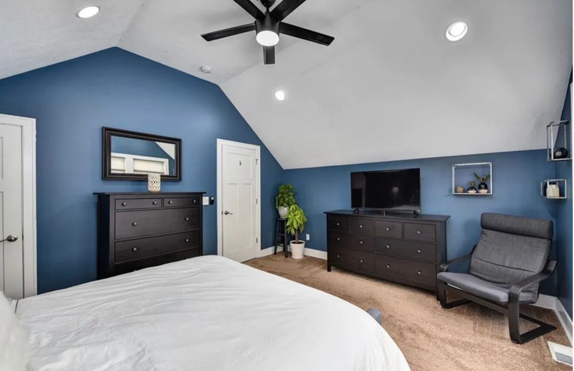 Building Photo - 4424 Bridge Ave