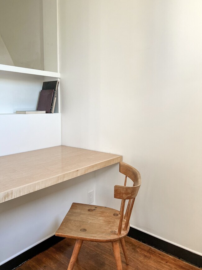 Building Photo - 234 Columbia Pl