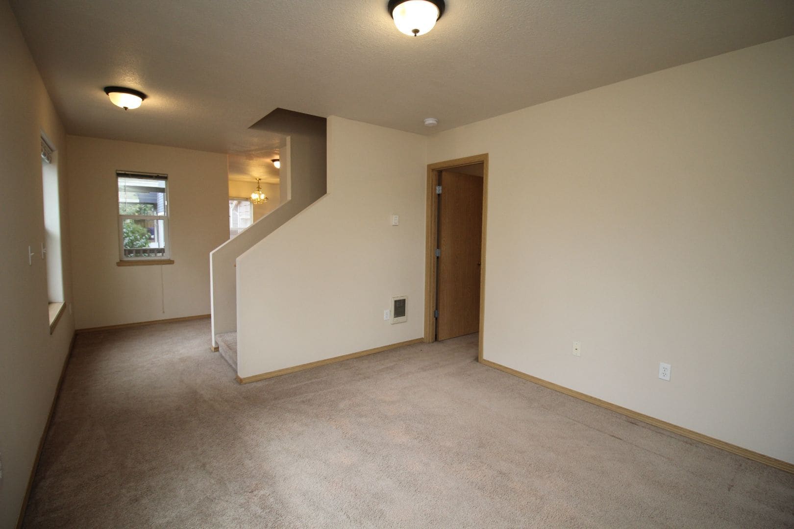 Building Photo - 6731 N Albina Ave