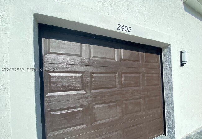 Building Photo - 2402 SW 145th Pl