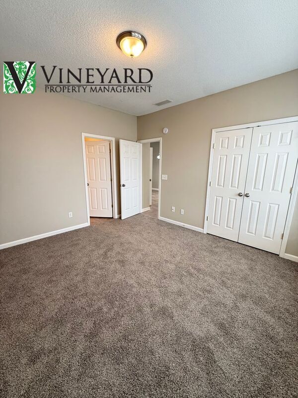 Building Photo - 1609 Heyford Cir NW