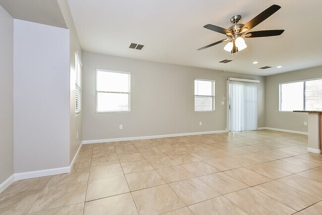 Building Photo - 10348 Faustine Ave