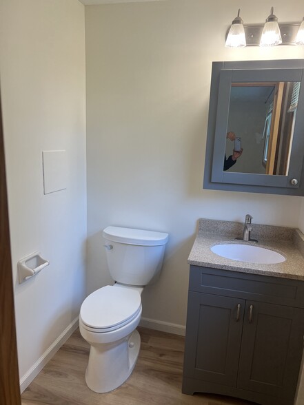 Master Bath - 5633 Opal St