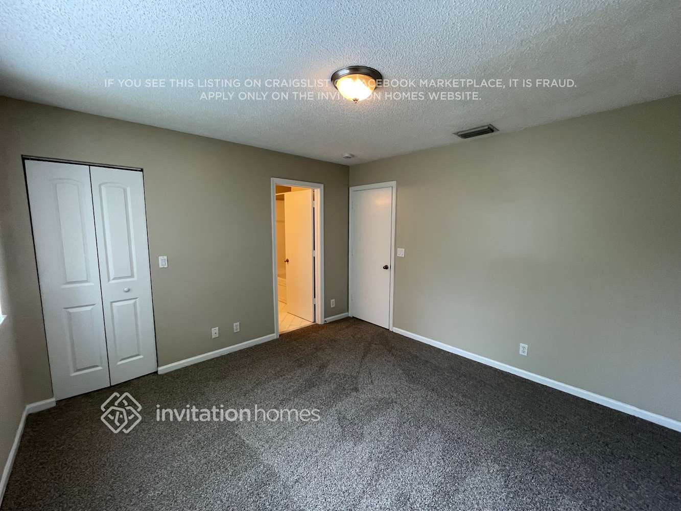 Building Photo - 4728 SW 13th Pl