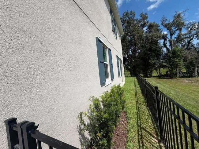 Building Photo - 15075 Tea Tree Dr