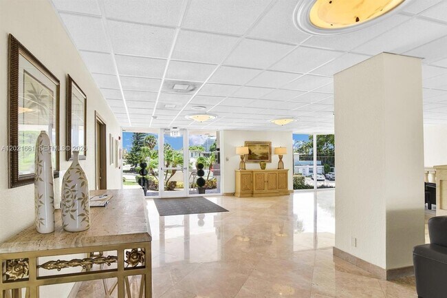 Building Photo - 2701 N Ocean Blvd