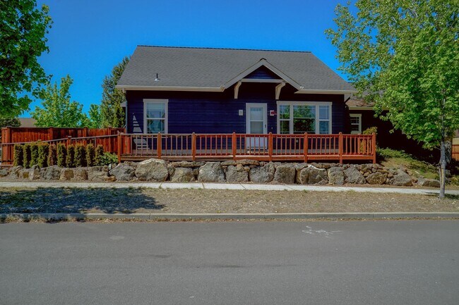 Spacious home in NE Bend! 4 bedrooms! - Spacious home in NE Bend!  4 bedrooms!