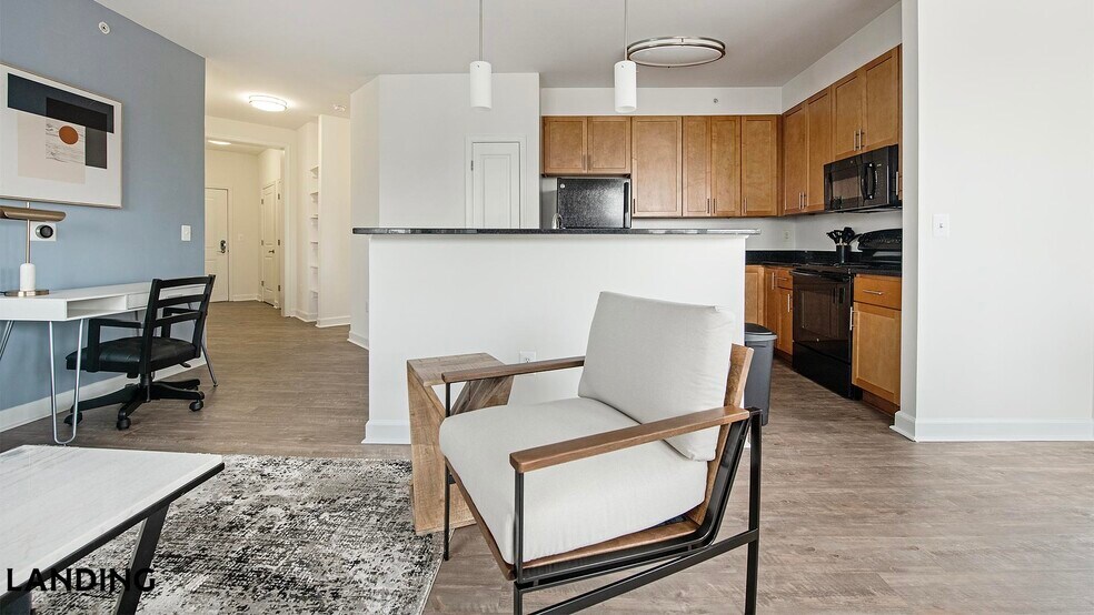 Building Photo - 909 Mansion Dr