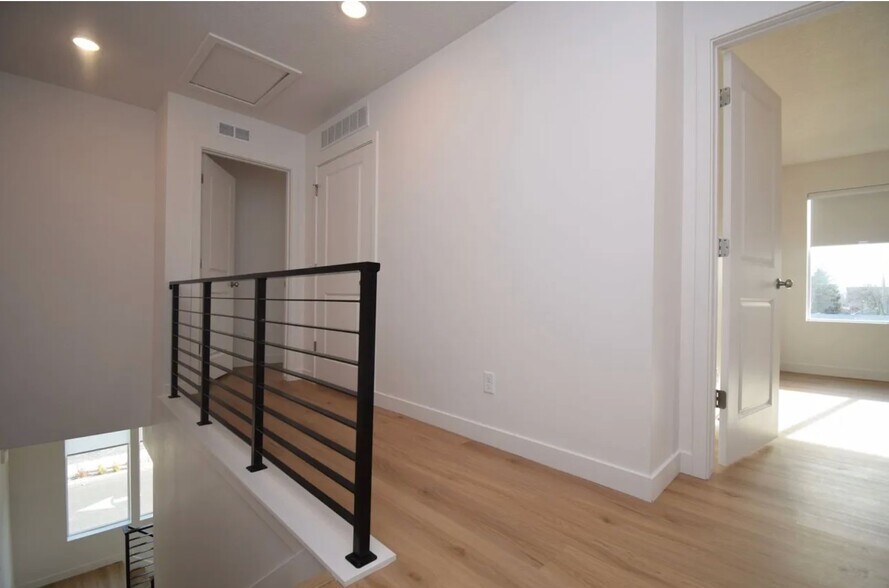 Building Photo - 4479 S 500 E