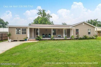 Building Photo - 912 Maple St