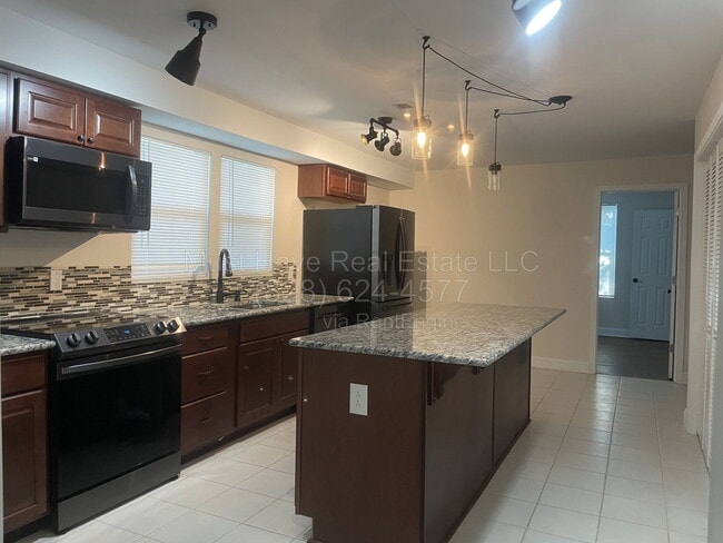 Building Photo - 101 Honeycutt Dr