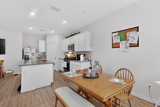 Building Photo - 423 Pepperbark Ave