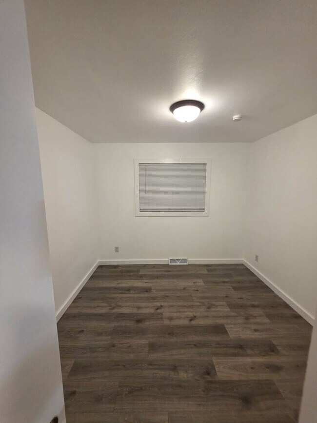 Building Photo - Updated Ranch On A Quiet Street