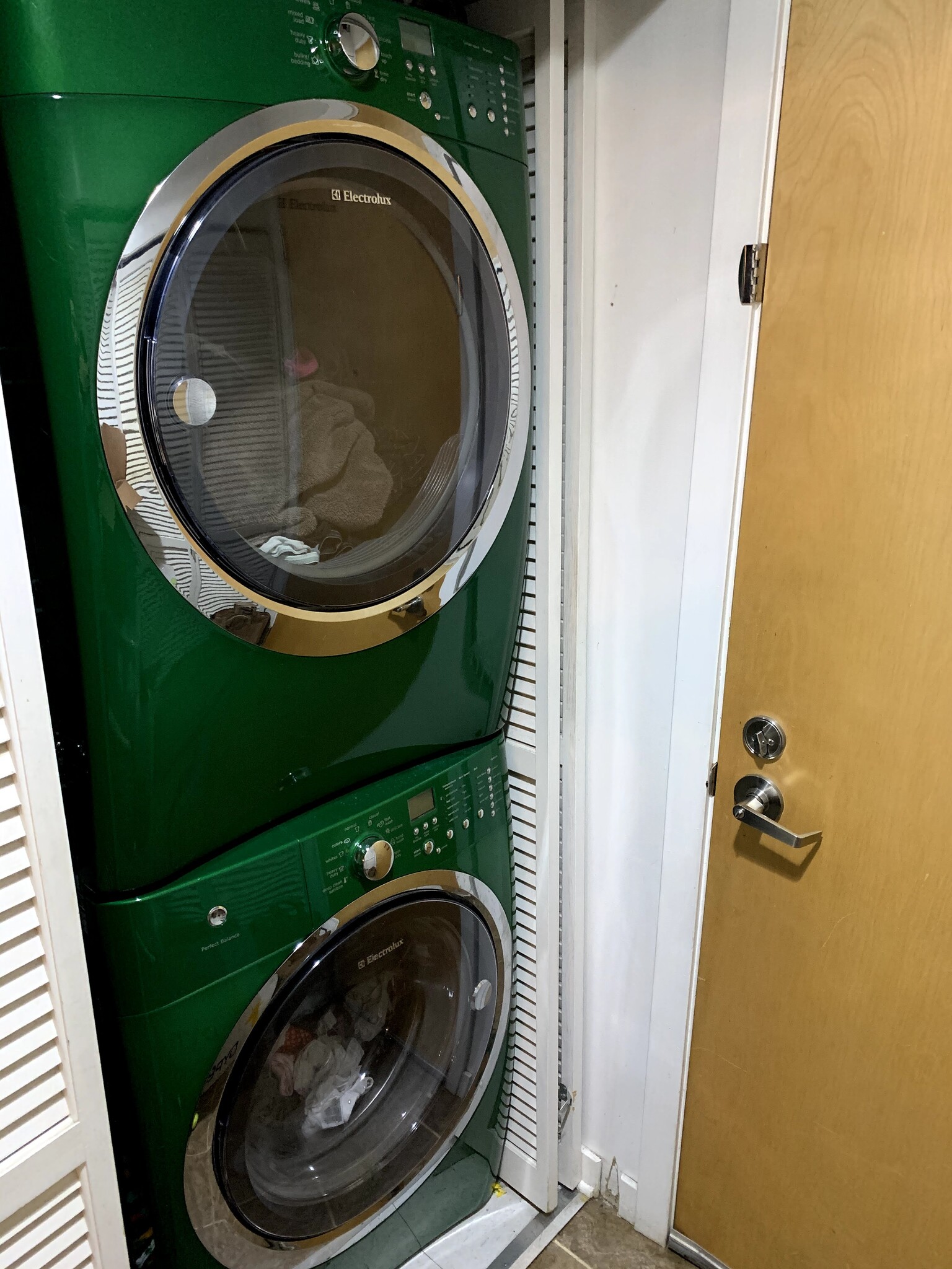 Washer/Dryer - 2201 W Wabansia Ave