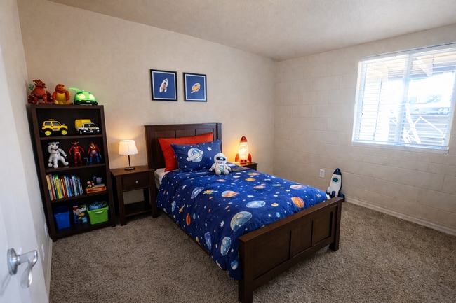 Building Photo - 2821 N Columbus Blvd