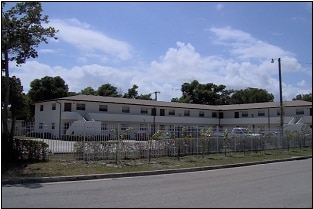 Building Photo - Emerald Apartments