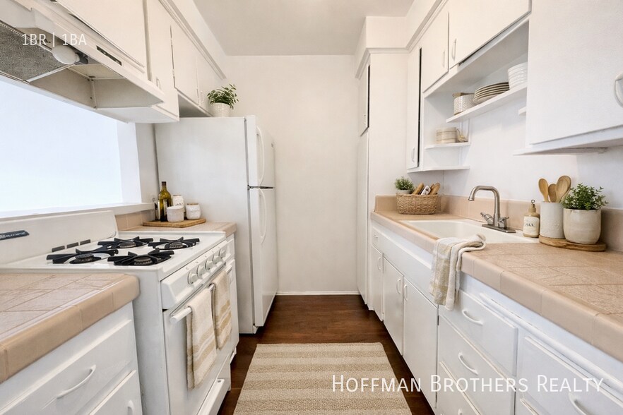 Building Photo - 7171 Lexington Ave