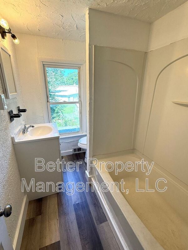 Building Photo - 508 Dock St