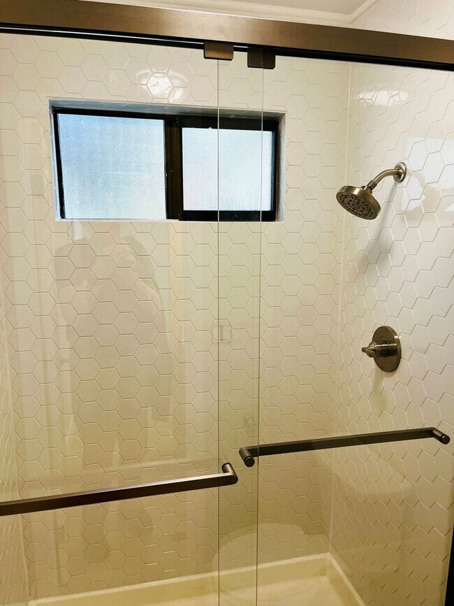 Building Photo - Single Level 2 Bedroom 2 Bath Danville Townhouse/Condo