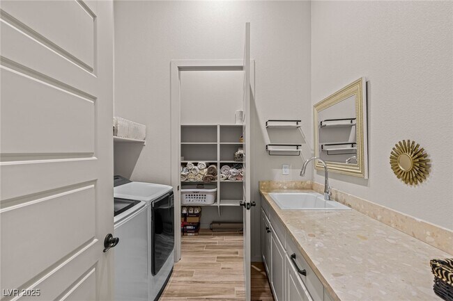 Building Photo - 5192 Rock Daisy Dr