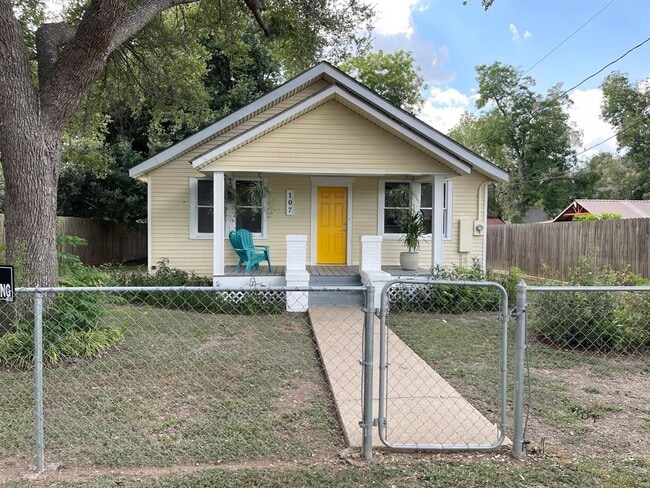 Building Photo - 107 Sinclair St
