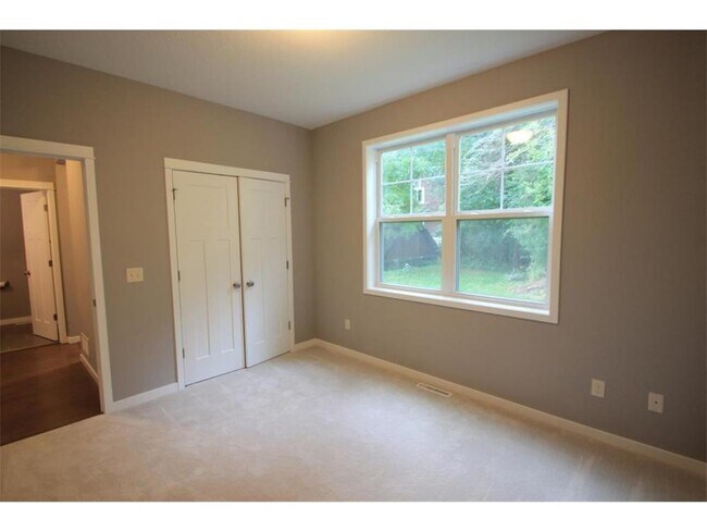 Building Photo - 232 Wildwood Ave
