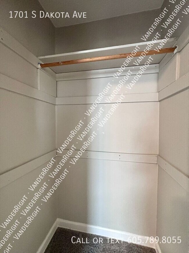 Building Photo - 1701 S Dakota Ave